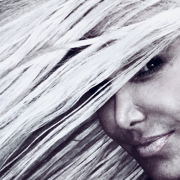 HAPPY POSHING TO EVERYONE!!! - Picture 7 of 17